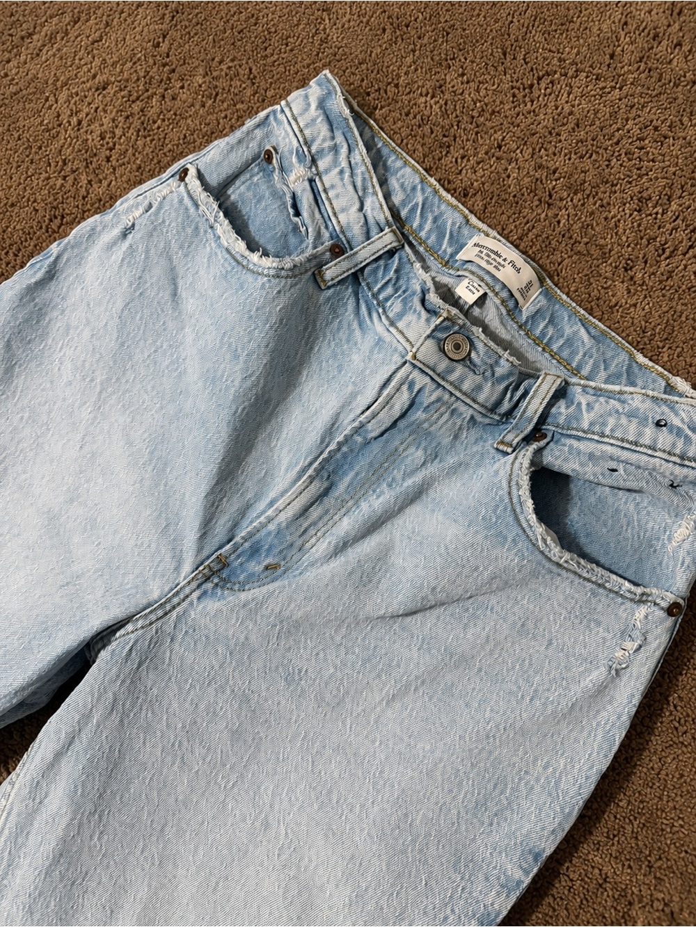 NWT: Abercrombie & Fitch 90’s High Waist Straight Jean | Size: 12/31 waist